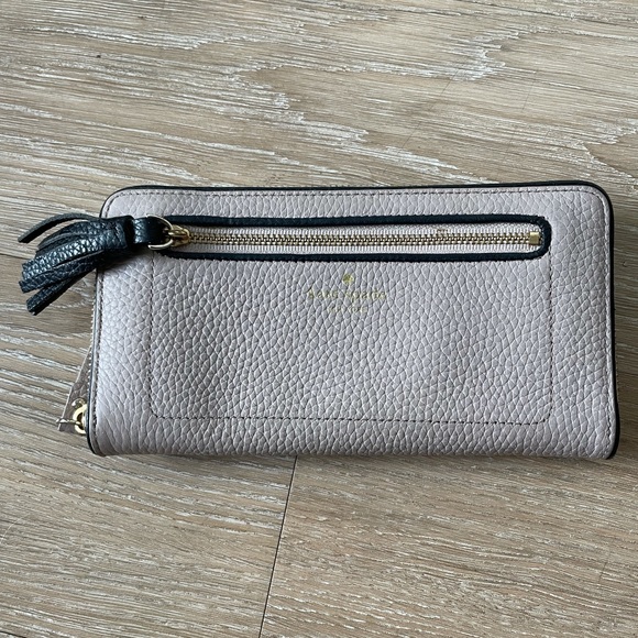 Kate Spade Large Tote Purse w/ Matching Wallet - Picture 7 of 8